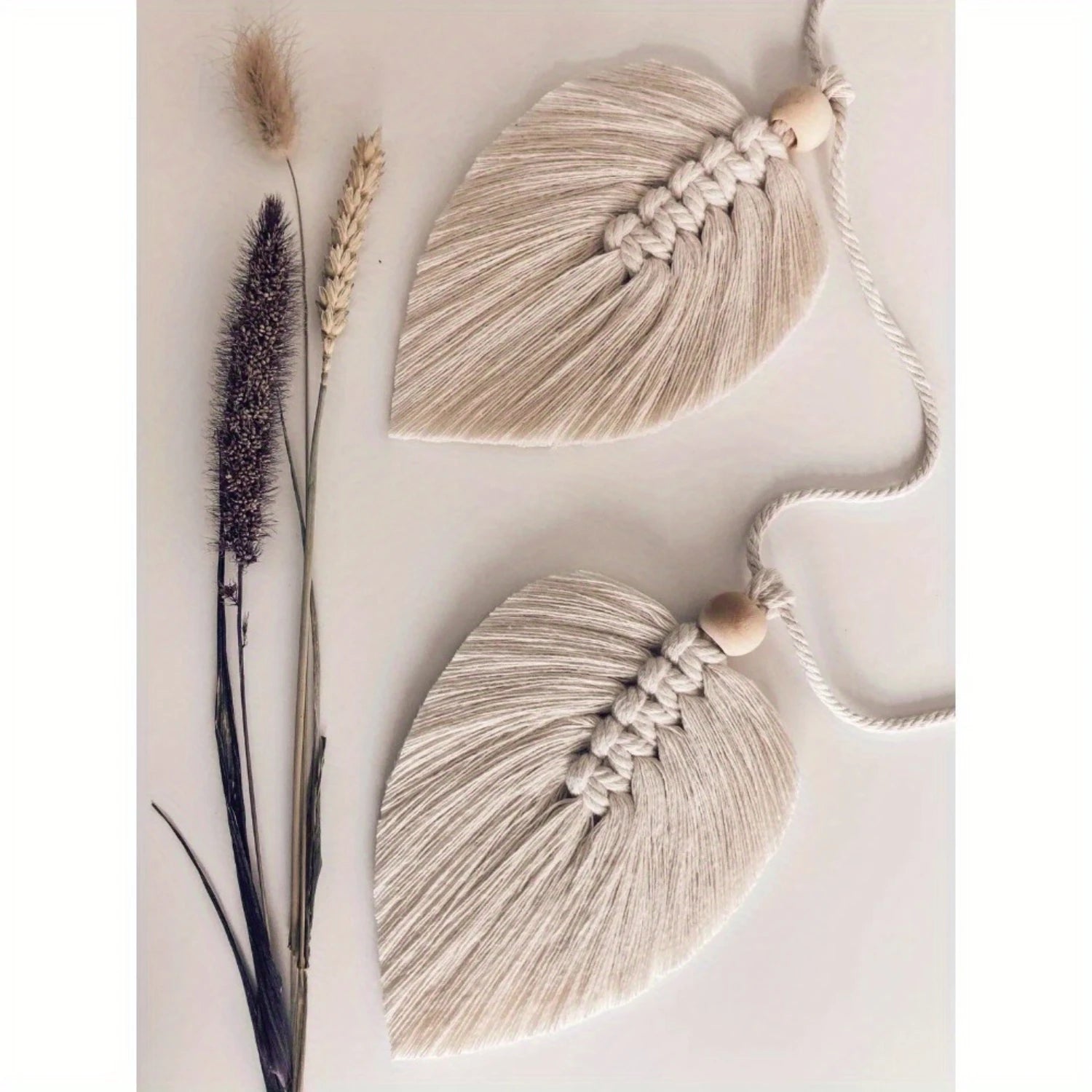 1pc Exquisite Macrame Leaf Wall Hanging Tapestry - Hand-Woven,  Chic Decor, Modern Art, Nature-Inspired, Fabric , No Feathe