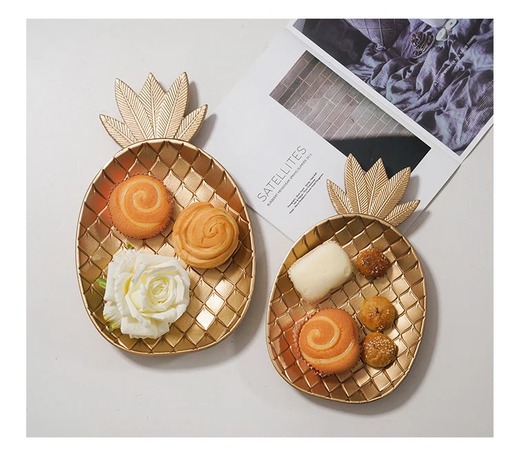 Nordic Decorative Tray Gold Leaf Shape Serving Tray Jewelry Pallet Fruit Snack Dish Table Decoration Storage Organizer