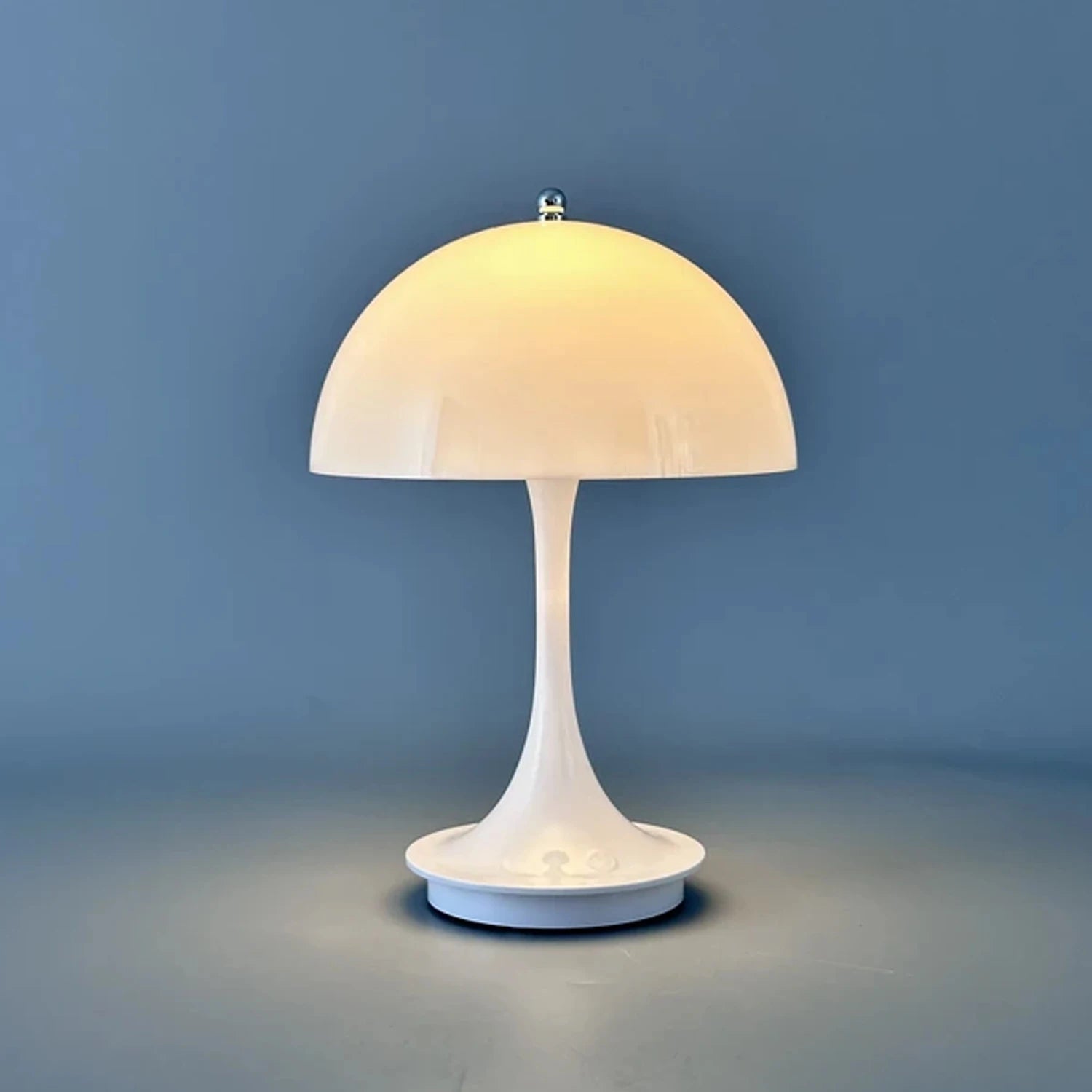 Table Lamp LED Touch Sensor Desktop Night Light Rechargeable Wireless Reading Lamp for Restaurant Hotel Bar Bedroom Decor Light