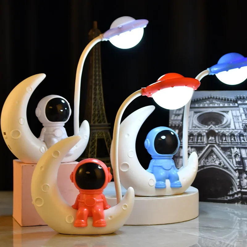 Creative Moon Astronaut Nightlight, LED Small Desk Lamp For Bedroom Decoration, Christmas Gift  neon sign  night light